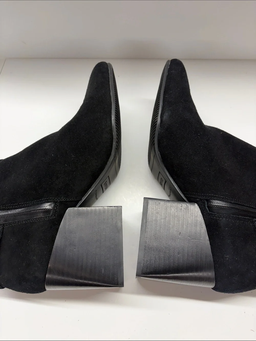 Like New Blondo Suede Boots Women’s Size 9